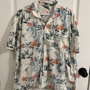 American Eagle Men’s Tropical Button Down Shirt